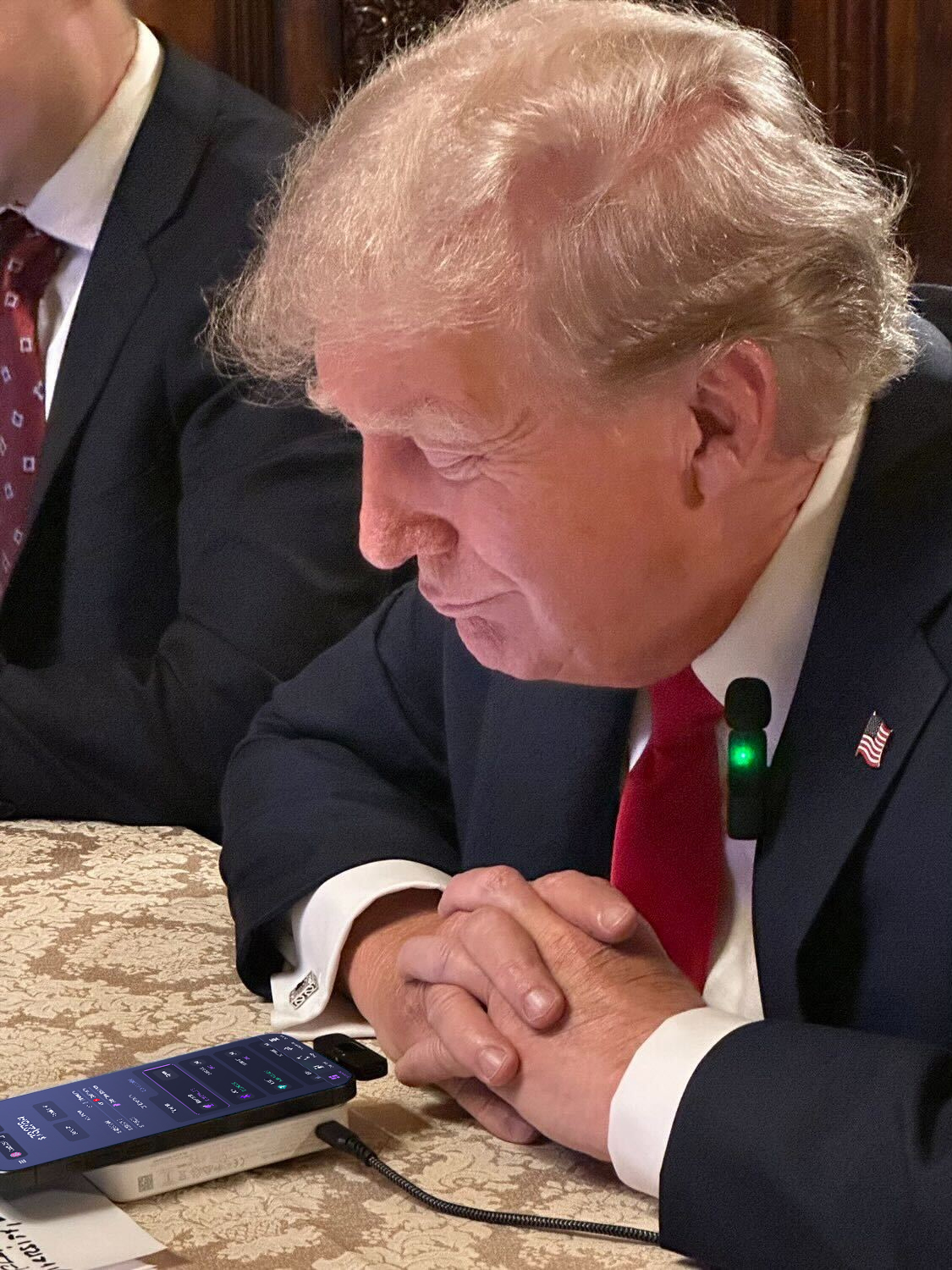 https://supercast.mypinata.cloud/ipfs/QmQPqaaq99EsQ1U7S3CXaypo8fyb7kD1PHu2N28ePcRHLN?filename=Trump-using-Ambire-Wallet.jpg