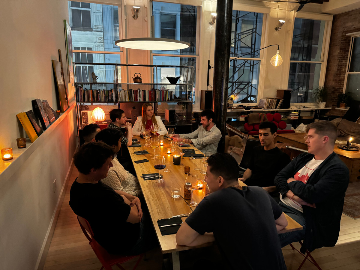 https://supercast.mypinata.cloud/ipfs/QmSsWxrWmrRPt1h4gkqtgpUjKPsN5UtHJF2Hk3B1WkebCc?filename=towns-dinner-1.jpeg